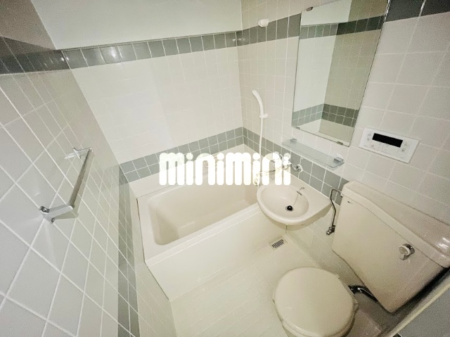 バス・シャワールーム　広めのユニットバスです！