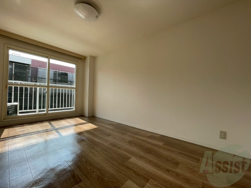 居室・リビング　広くてきれいなリビングです！快適に過ごせそうですね。