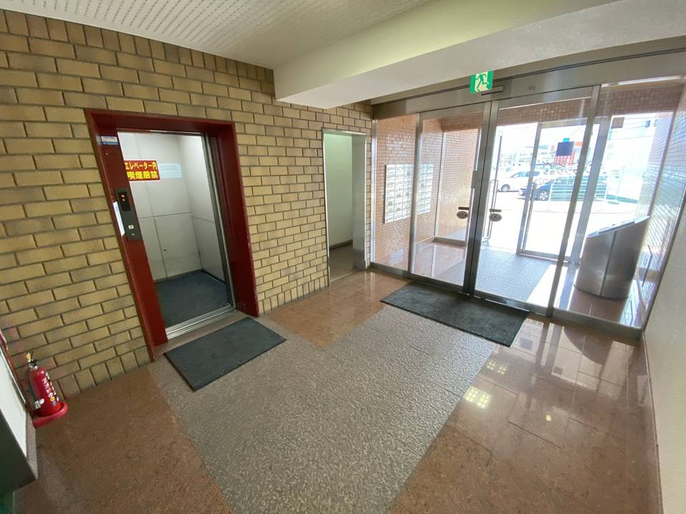 エントランス　エントランス