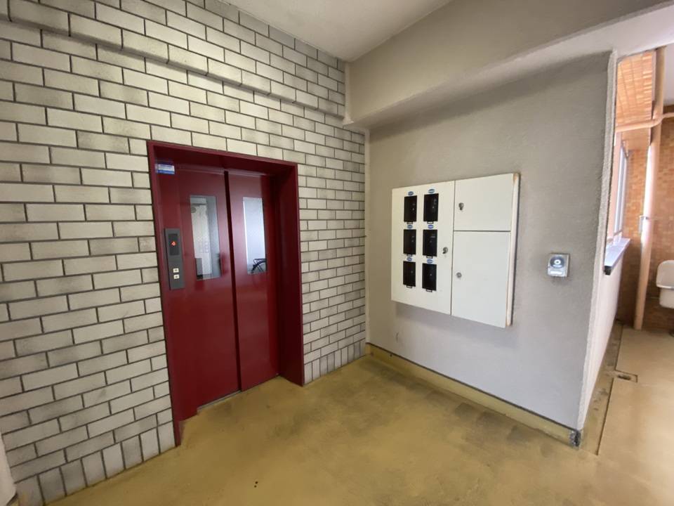 エントランス　エレベーター