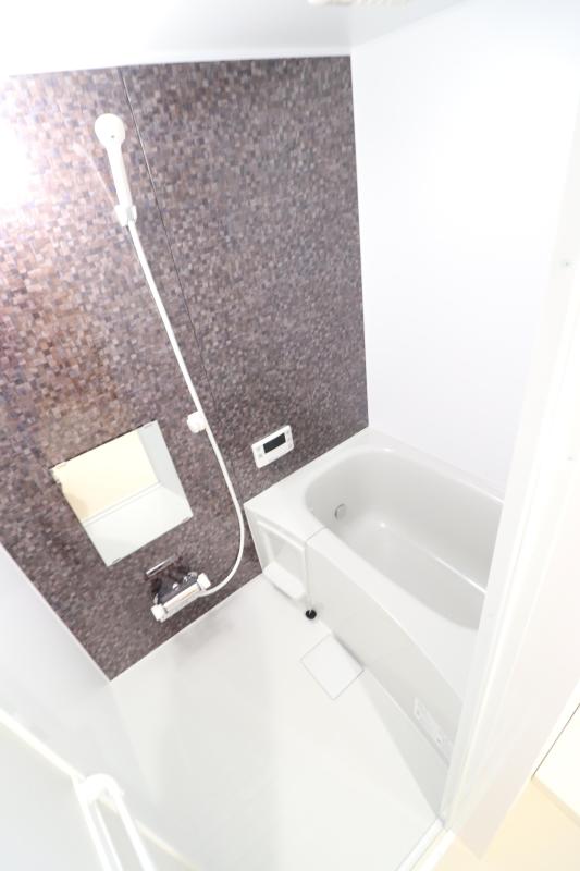 バス・シャワールーム　追い焚き機能付きバス