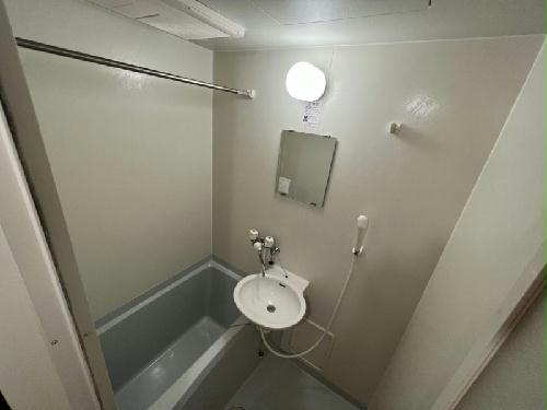 バス・シャワールーム　同タイプの物件写真です。