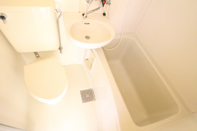 バス・シャワールーム　※別室の参考写真です。