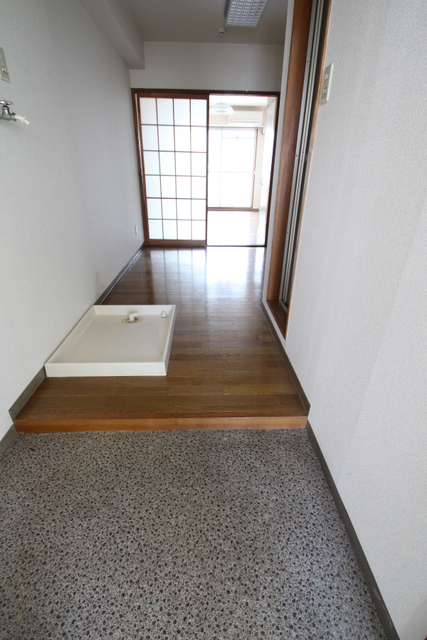 玄関　※別室の参考写真です。