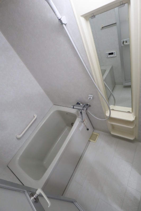 バス・シャワールーム　※別部屋参考画像