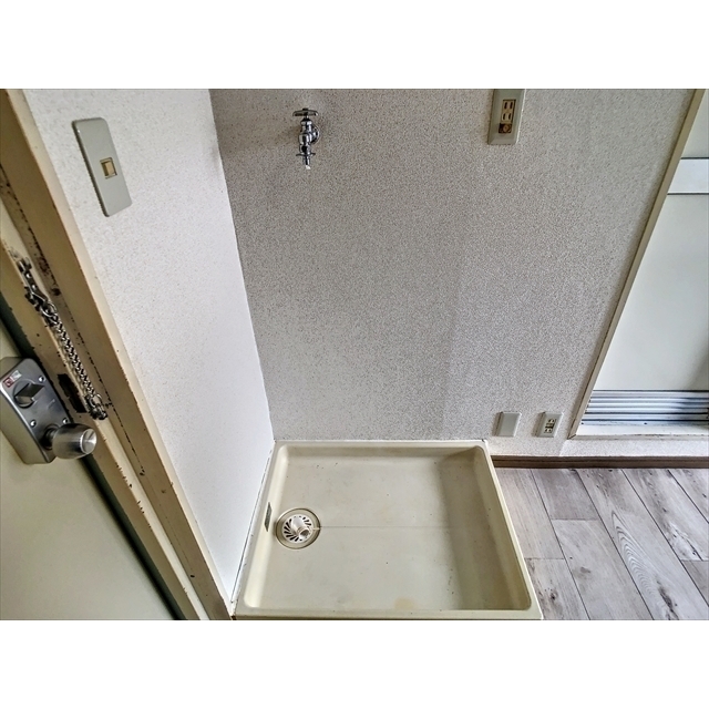 その他　嬉しい室内洗濯機置き場です