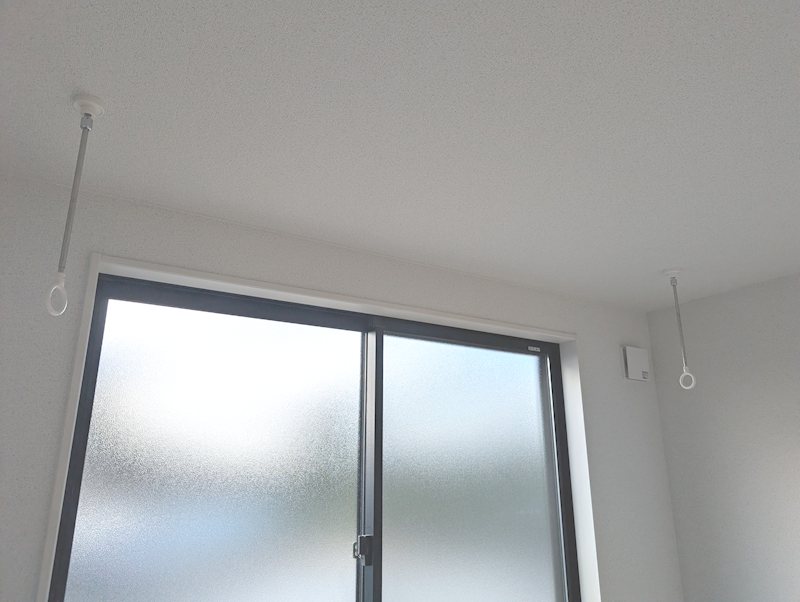 バルコニー　室内物干し※写真は同タイプ別部屋のものとなります。