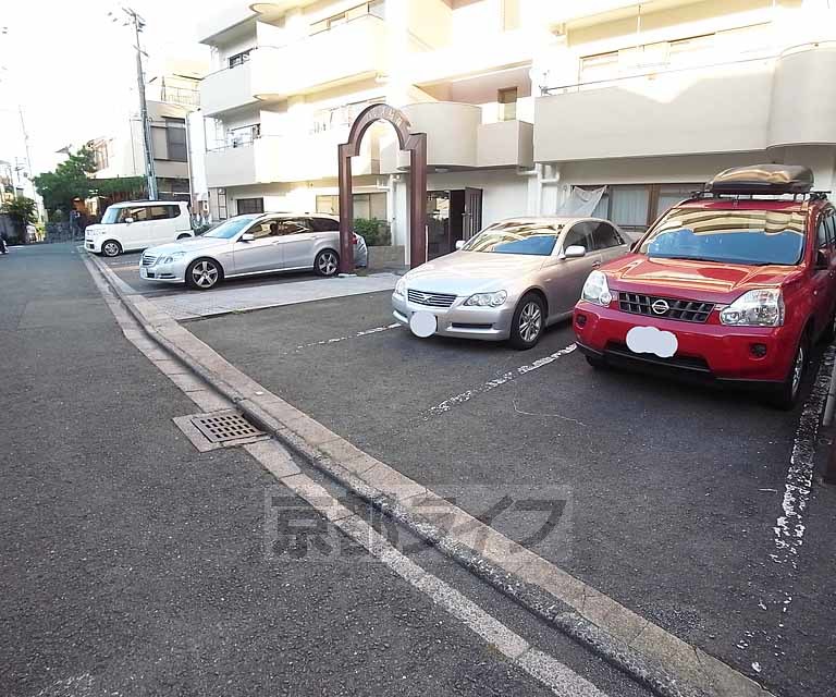 駐車場　駐車スペースです。