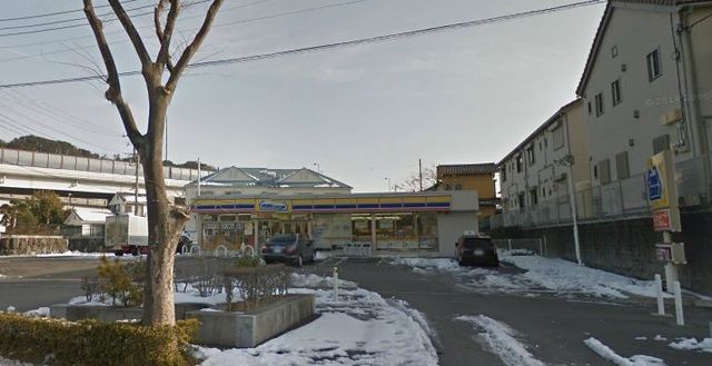 コンビニ　ミニストップ（コンビニ）まで306m