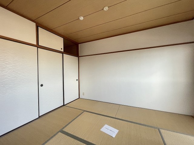 その他部屋・スペース　広くて明るい寝室