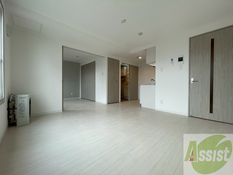 居室・リビング　広々としたリビングですね。使い勝手がよさそうですね！