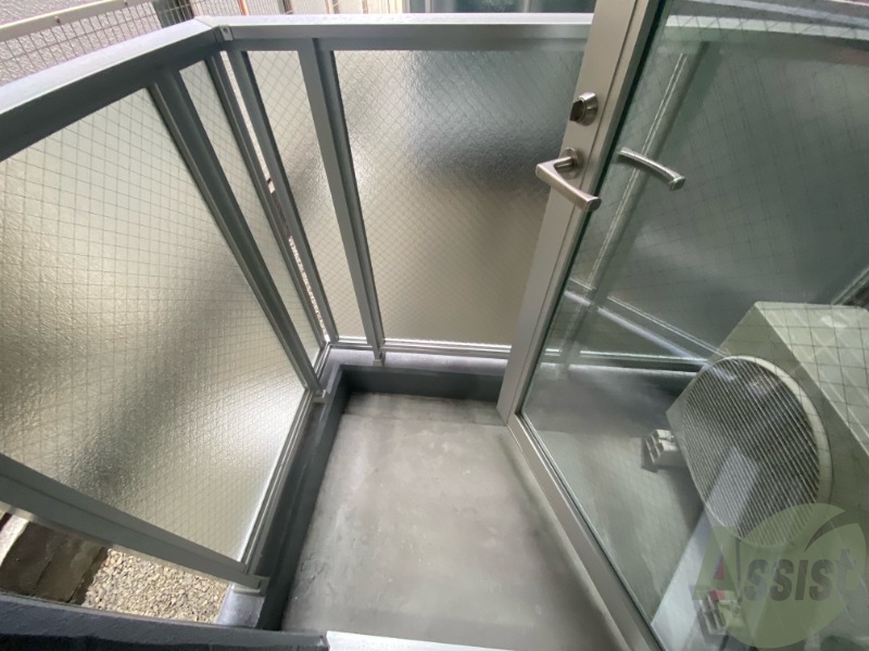 バルコニー　バルコニーがあるので洗濯物は外に干せそうですね～