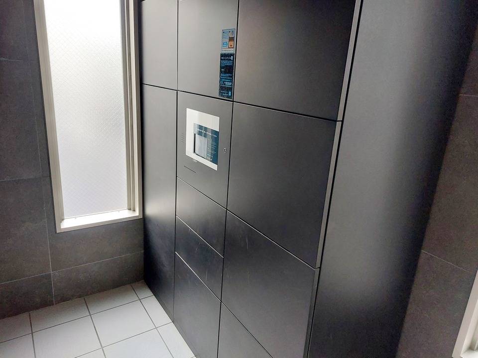 エントランス　宅配ボックス