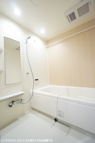 バス・シャワールーム　落ち着いた空間のお風呂です