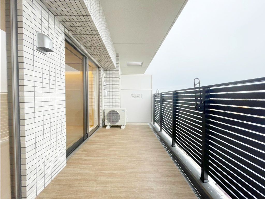 バルコニー　バルコニー