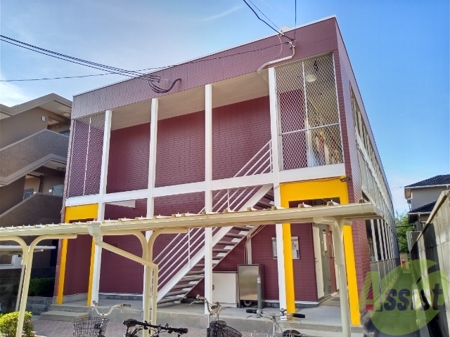 建物外観　２０２２年５月に外壁塗装いたしました。