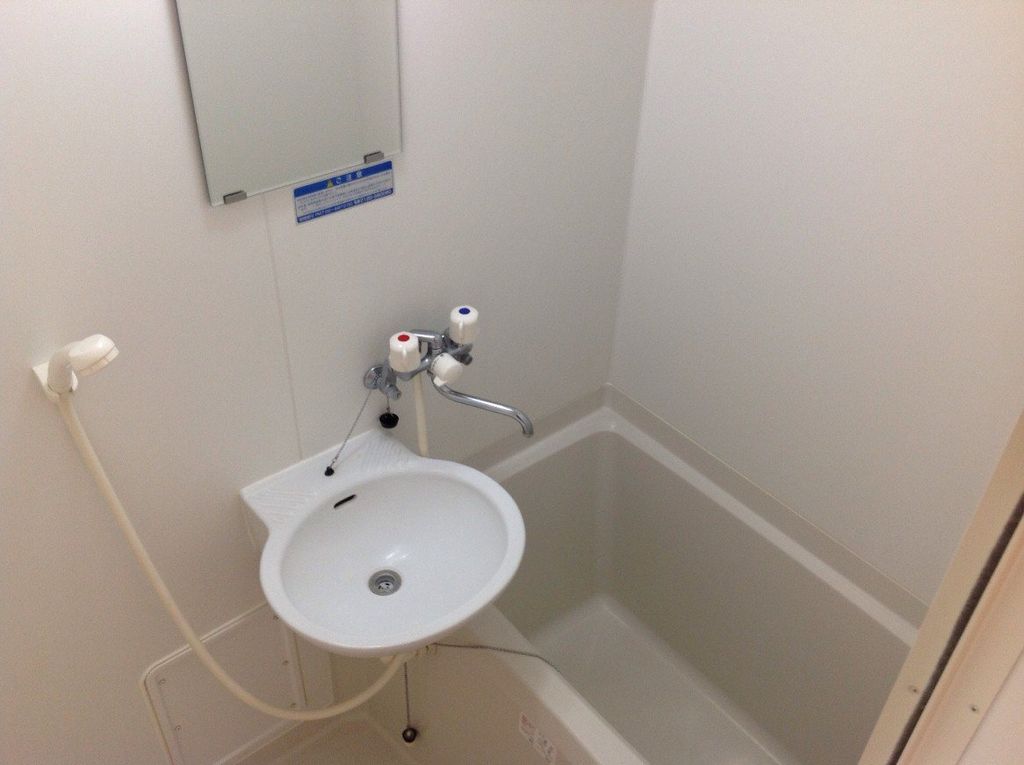 バス・シャワールーム　浴室乾燥機付き