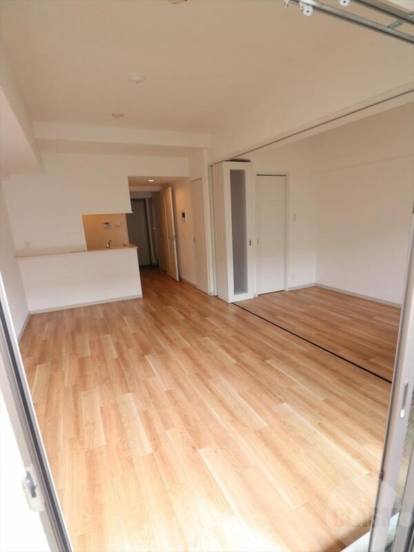 居室・リビング　広々としたリビングルーム