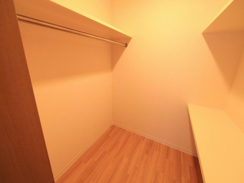 収納　ウォークインクローゼット付（収納充実してます）