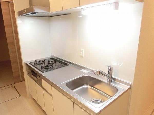 キッチン　３口コンロ付きシステムキッチン！