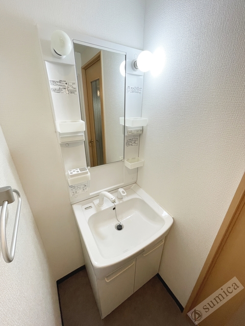 洗面設備　シャンプードレッサー付き・朝シャンもこちらで♪♪