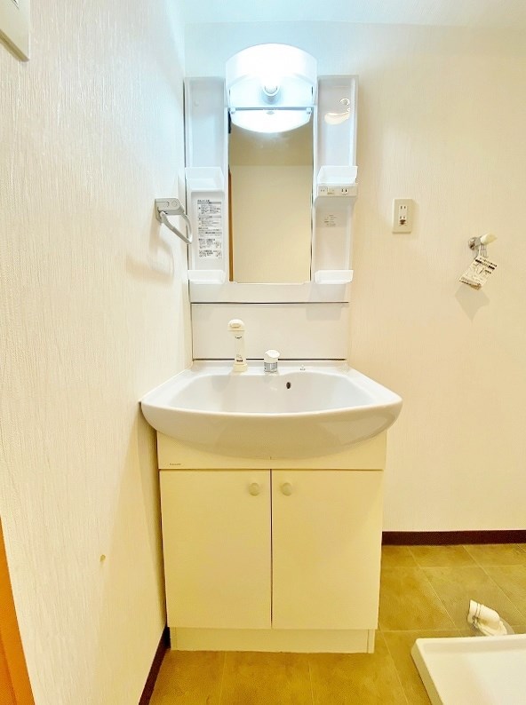 洗面設備　★シャワー付き洗面化粧台★