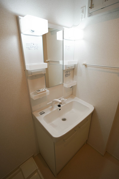 洗面設備　同じ建物の別なお部屋