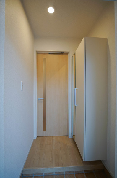 玄関　同じ建物の別なお部屋