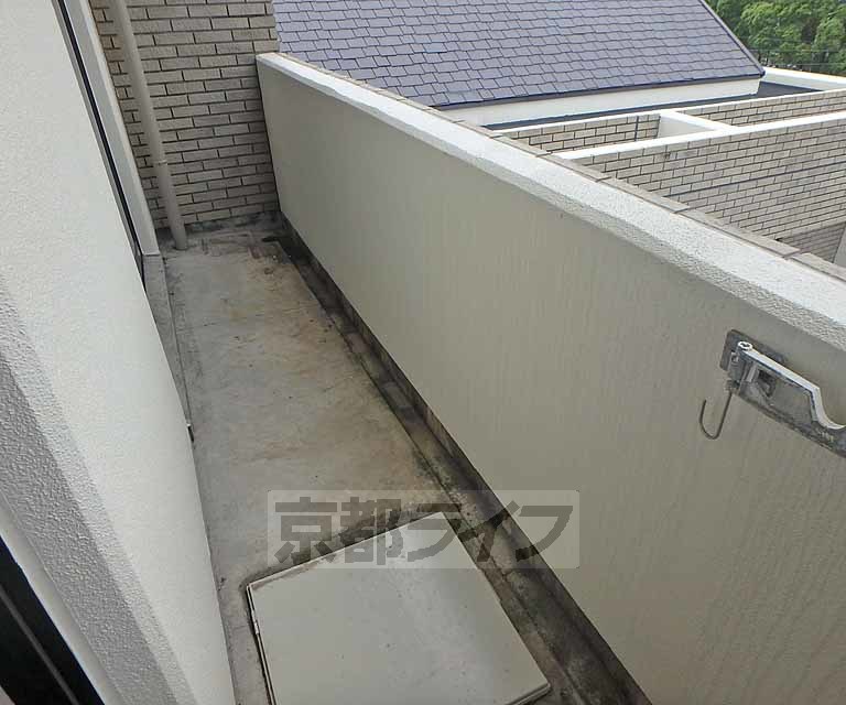 バルコニー　洗濯物はこちらへ