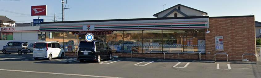 コンビニ　セブンイレブン（コンビニ）まで210m