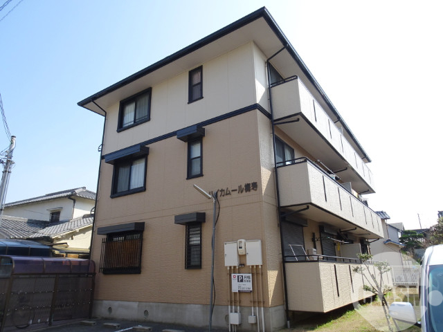 建物外観　全室角部屋です♪