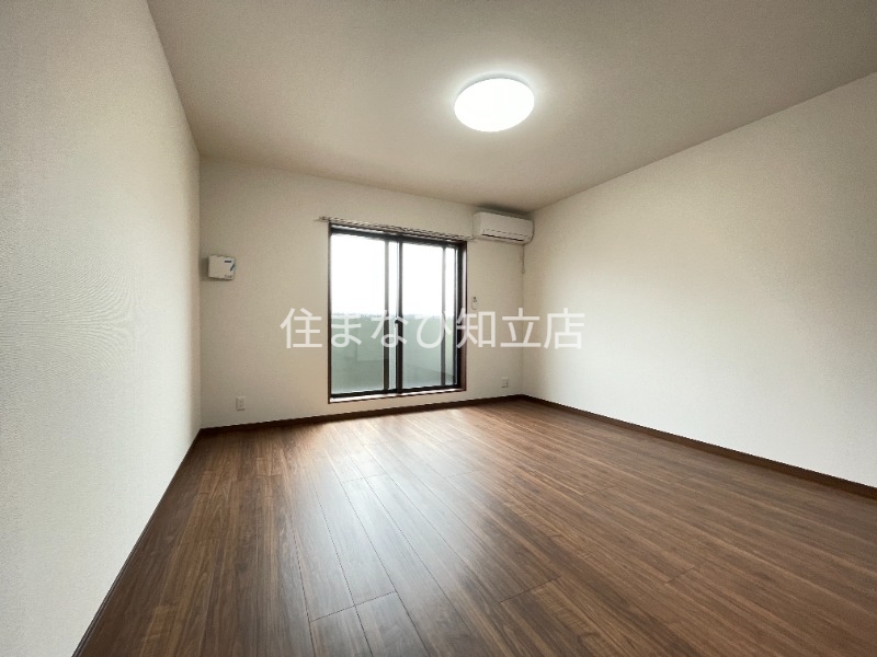 居室・リビング　同型写真（イメージ）