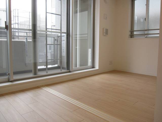 バルコニー　洋室