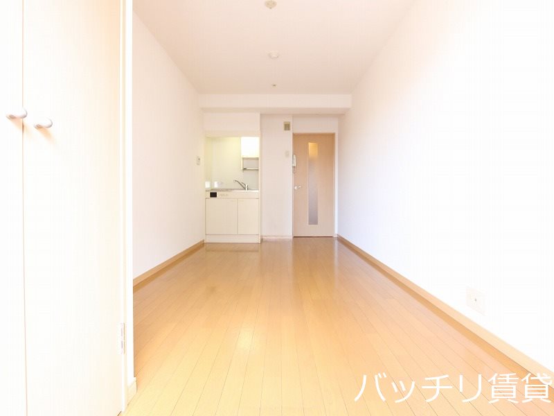 居室・リビング　別号室タイプの為、現状を優先致します。