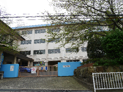 中学校　【北九州市立富野中学校】（中学校）まで307m
