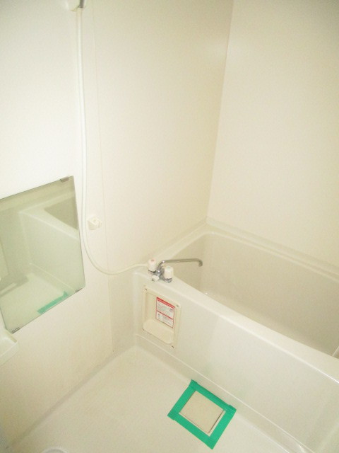 バス・シャワールーム　別号室の内観となります。