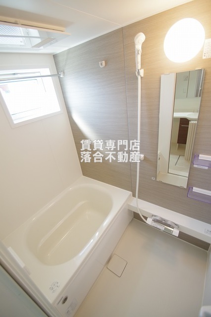 バス・シャワールーム　追い炊き、浴室乾燥機付き♪