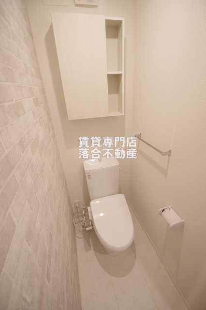 トイレ　温水洗浄暖房便座付き♪