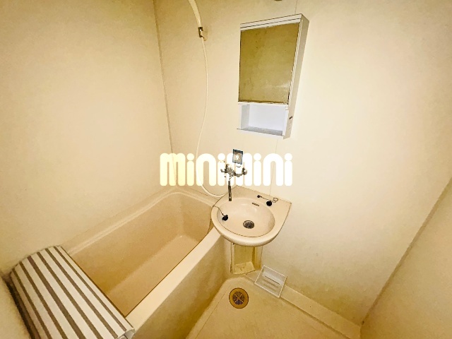 バス・シャワールーム　ゆったりくつろげる浴槽です