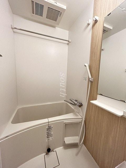 バス・シャワールーム　部屋・階数により室内カラーが異なります