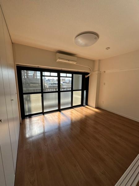 居室・リビング　※リフォーム中。写真は別部屋イメージ写真