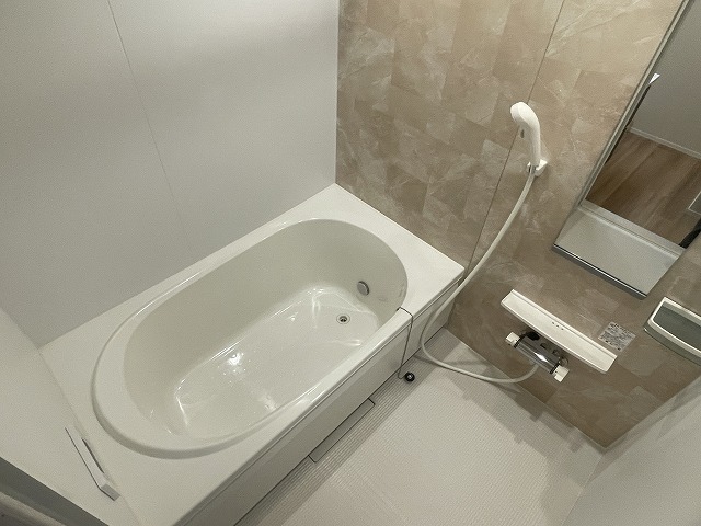 バス・シャワールーム　追焚・浴室乾燥機付バスルーム