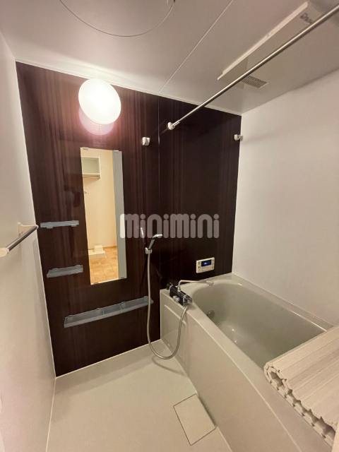 バス・シャワールーム　浴室乾燥機付き