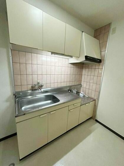 キッチン　ガスコンロをご用意ください