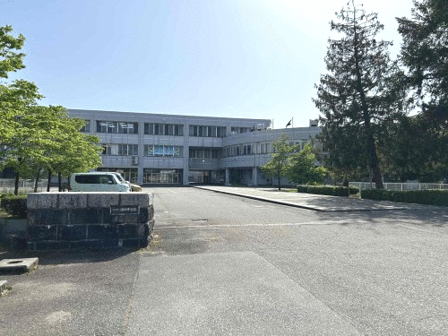 中学校　滑川中学校（中学校）まで830m