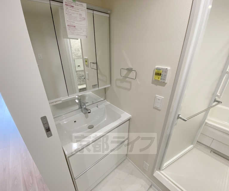 エントランス　完成予想図（イメージパース）