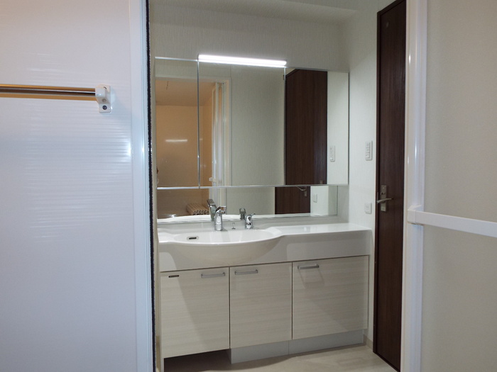 洗面設備　洗髪化粧台（カウンタータイプ）