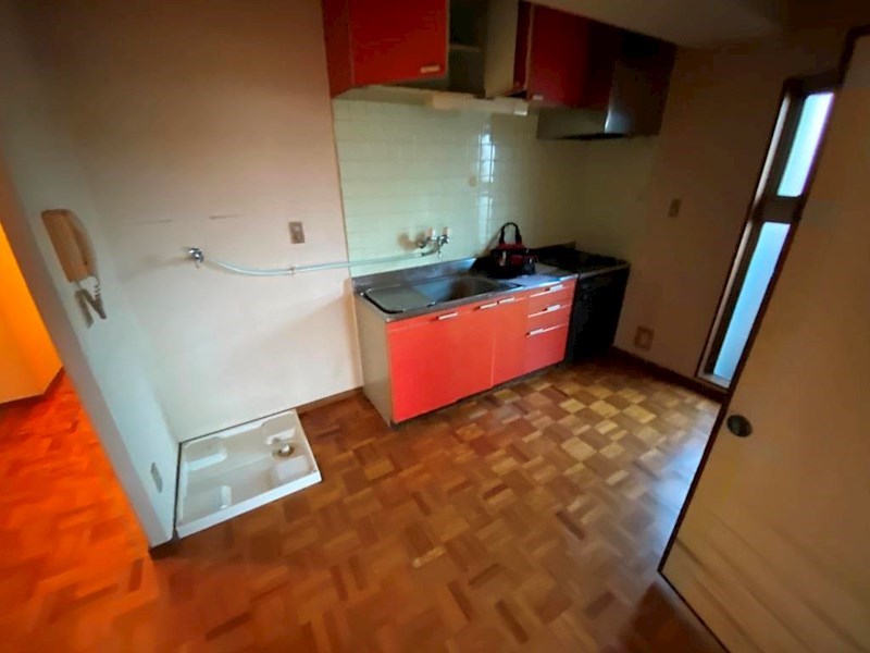 キッチン　３口ガスコンログリル付システムキッチンでお料理ラクラク