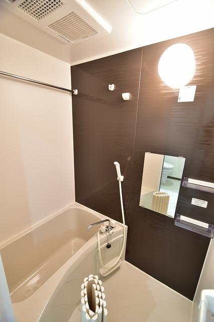 バス・シャワールーム　浴室乾燥機付きのバスルーム♪