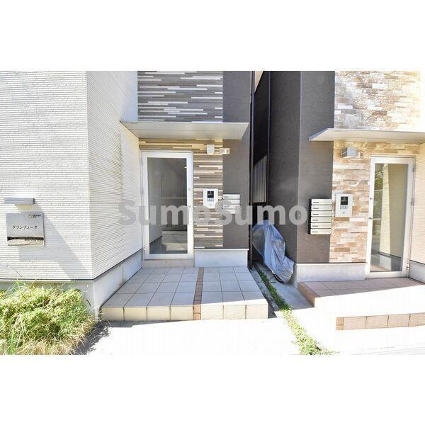 エントランス　ゆとりのあるエントランスです